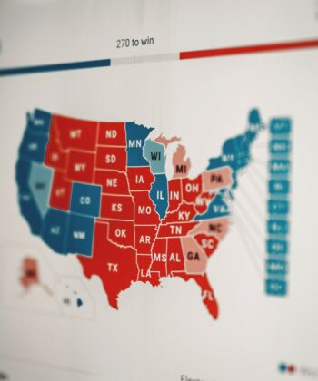 Et si les médias anglo-saxons contribuaient (sans le savoir) à la réélection de Donald Trump ?