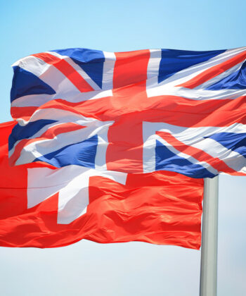 drapeaux suisse & Royaume-Uni Brexit