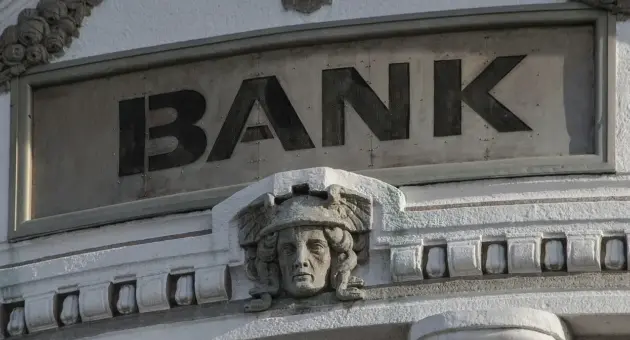 International finance : the impact of the G-SIB designation on audit fees and financial reporting for banks